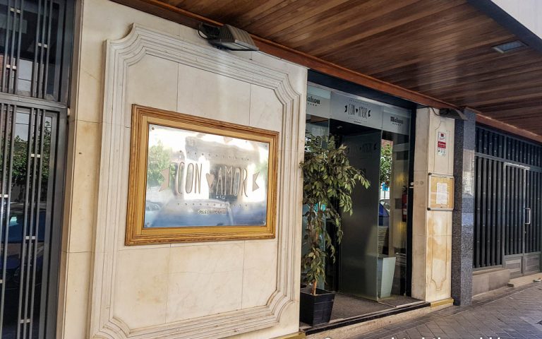 Entrada al restaurante Con Amor