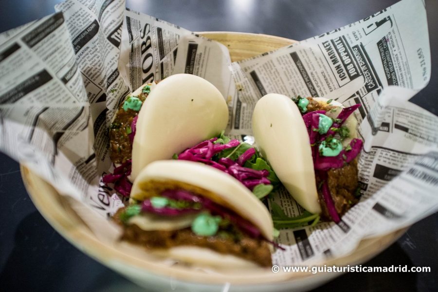 Bao de carrileras ibéricas, encurtidos caseros y mayonesa wasabi, como le gusta a Carlos Maldonado, de Masterchef