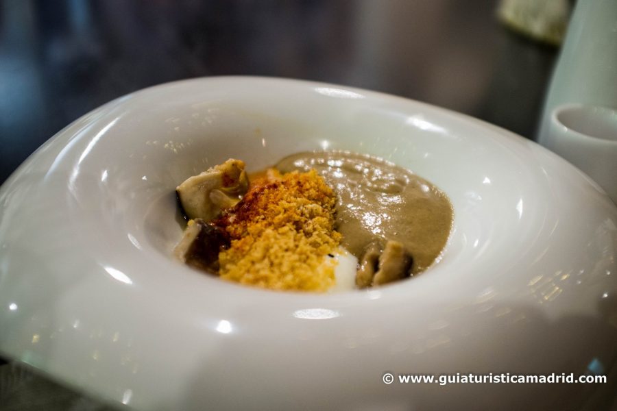 Huevo poché, crema de setas de temporada y puré de patatas trufado, de Masterchef