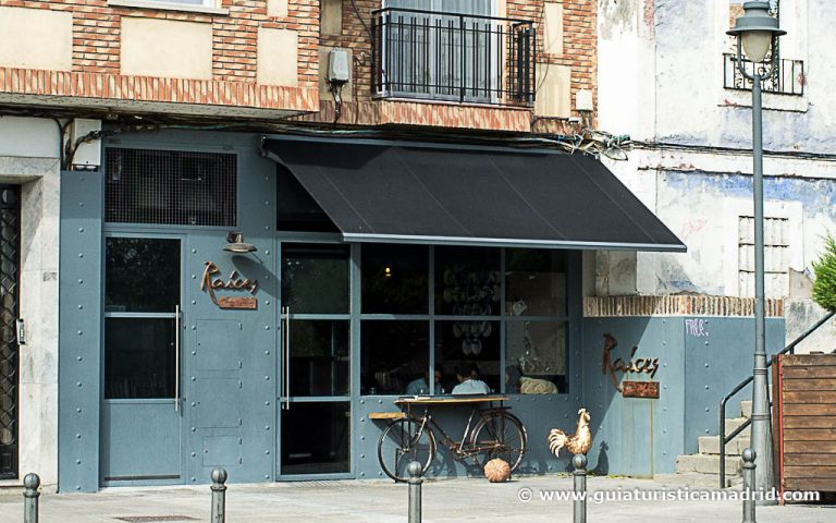 Entrada al restaurante Raíces - Carlos Maldonado